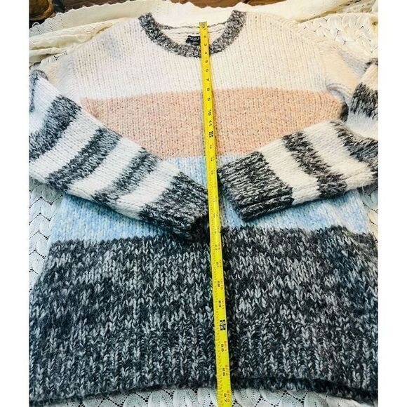 American Eagle sweater Size M - Picture 6 of 7